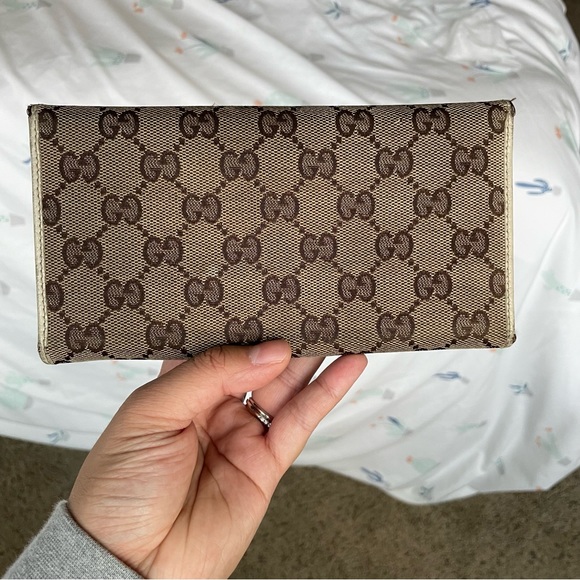 SOLD- GUCCI- vintage long wallet - Picture 4 of 17